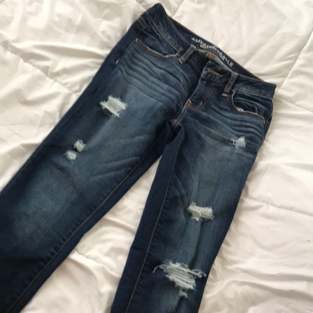 american eagle (aeo) dark wash distressed jean
